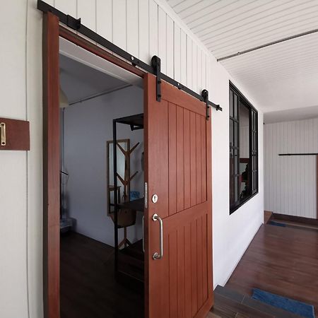 Liaw Base House Hostel Bangkok Ngoại thất bức ảnh