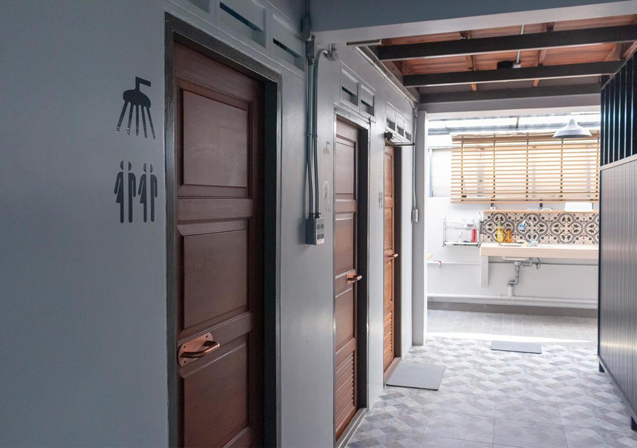 Liaw Base House Hostel Bangkok Ngoại thất bức ảnh