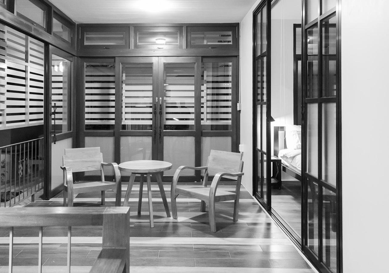 Liaw Base House Hostel Bangkok Ngoại thất bức ảnh