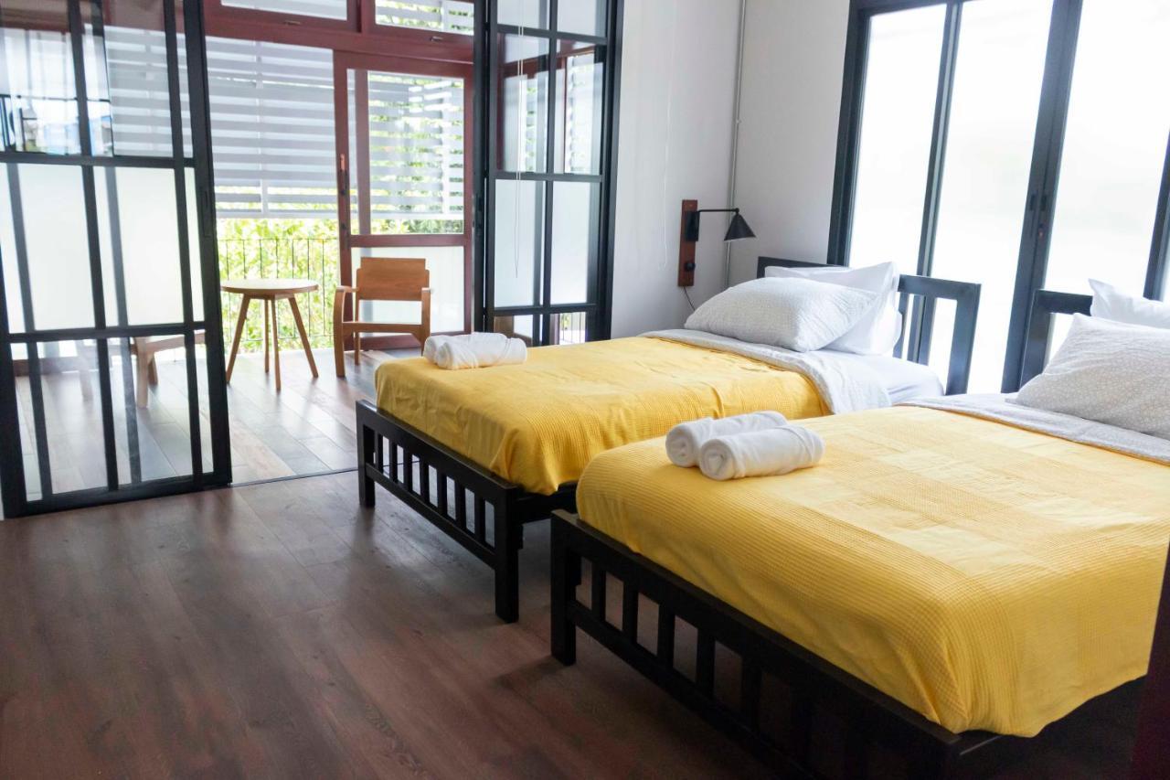 Liaw Base House Hostel Bangkok Ngoại thất bức ảnh