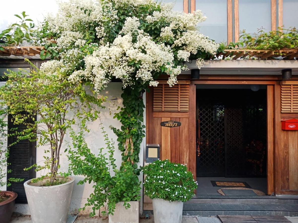 Liaw Base House Hostel Bangkok Ngoại thất bức ảnh