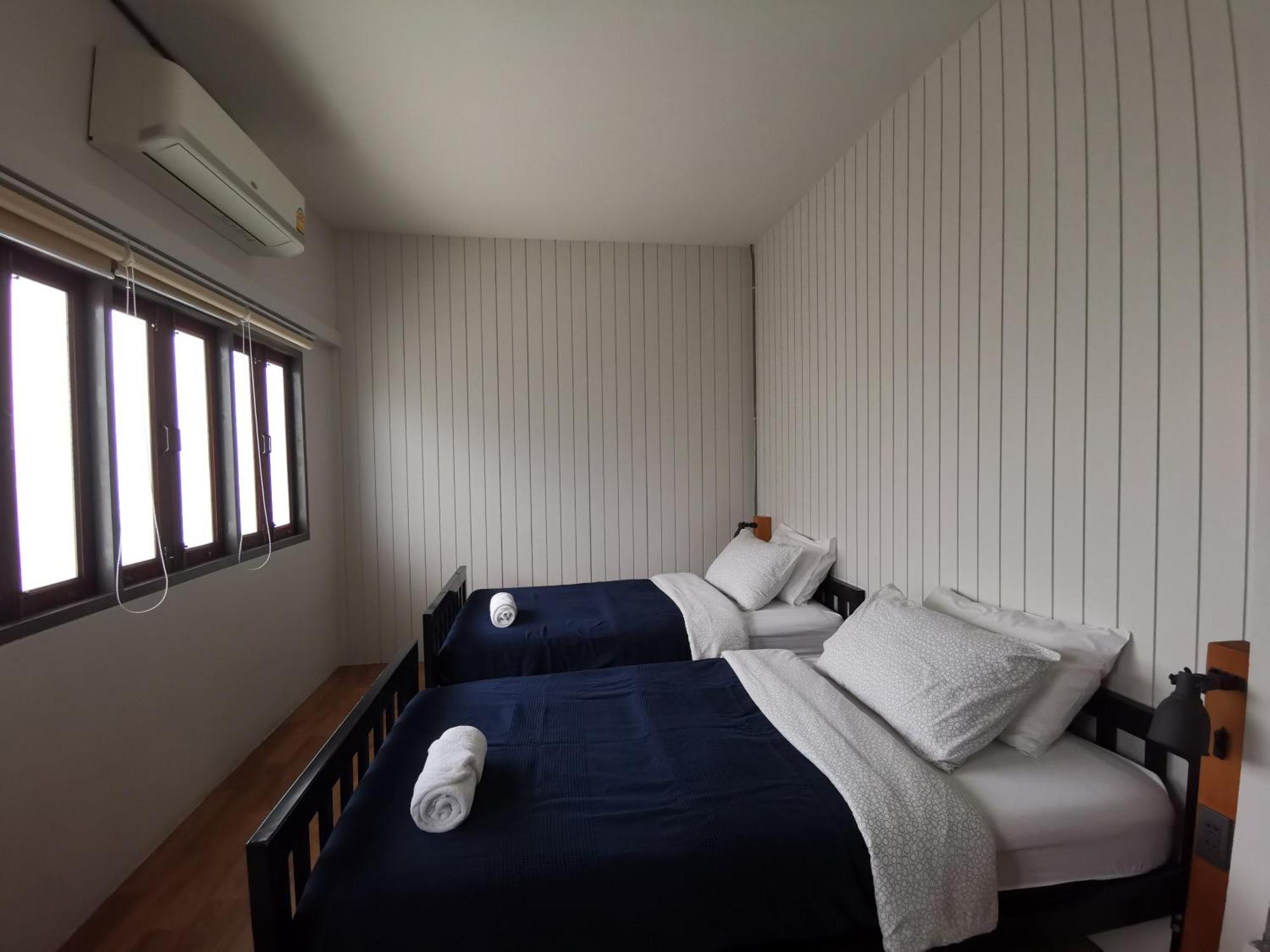 Liaw Base House Hostel Bangkok Ngoại thất bức ảnh