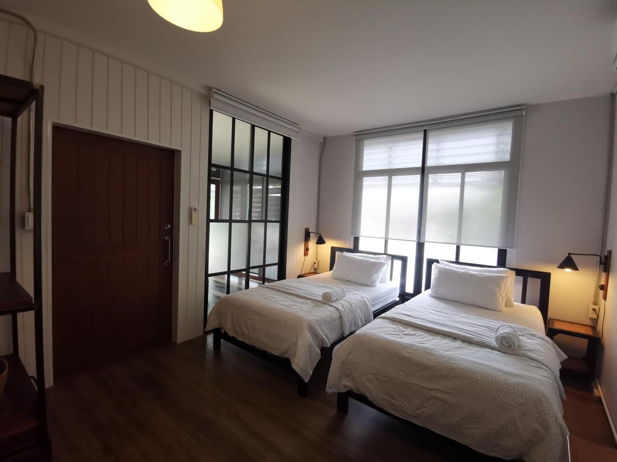 Liaw Base House Hostel Bangkok Ngoại thất bức ảnh