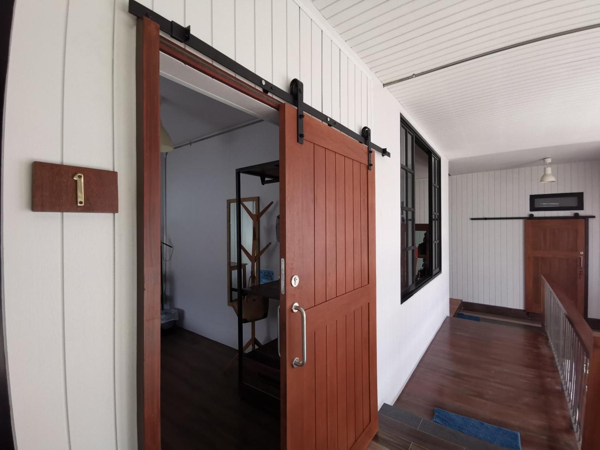 Liaw Base House Hostel Bangkok Ngoại thất bức ảnh