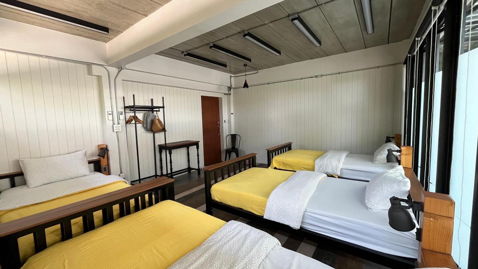 Liaw Base House Hostel Bangkok Ngoại thất bức ảnh